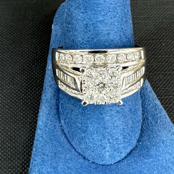 Beautiful CERTIFIED JEWELRY!!! Authentic and New!Platinum, Diamond Wedding Ring. - Picture 5 of 7